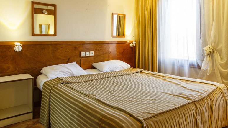 اتاق دو تخته دبل هتل چهل پنجره اصفهان